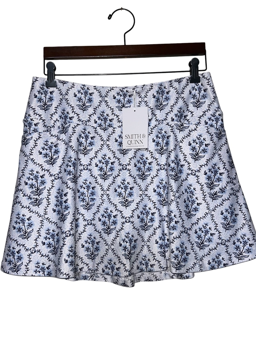 Smith & Quinn Molly Skort in Cornflower Tile Golf Skirt Large